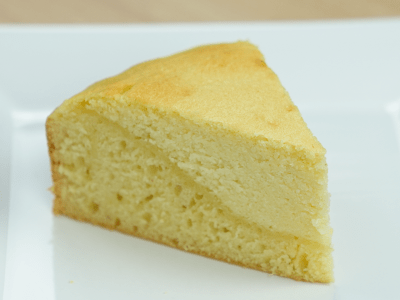 Simple Cake That Comes Out Filled