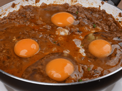 Carne molida con huevos