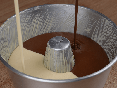 Pastel mezclado de chocolate