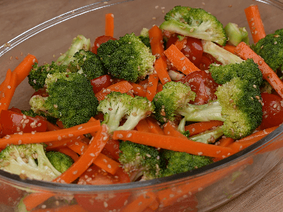 Ensalada de brócoli, zanahoria y tomate
