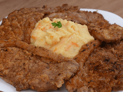 Steaks with Mashed Potatoes