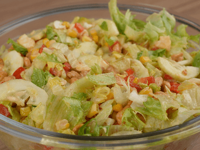 Salada com Frango, Pepino e Alface
