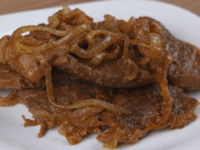 Steak with Onion in the Pressure Cooker