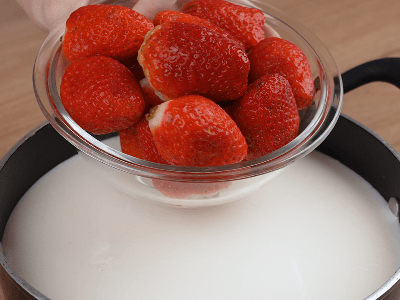 Strawberries and Milk Dessert