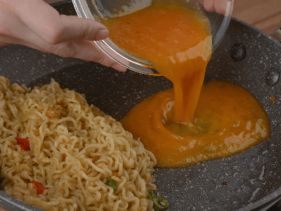 Instant Noodles with Shrimp