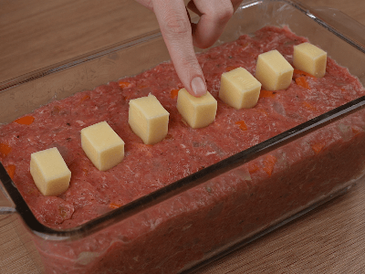 Pastel de carne con queso
