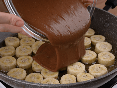 Pastel de plátano con cacao