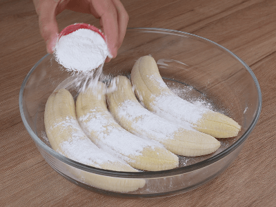 Plátano con polvo para hornear