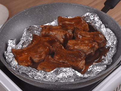 Costelinha com Cama de Cebola na Frigideira