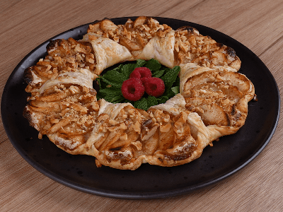 Apple Pie with Walnuts 