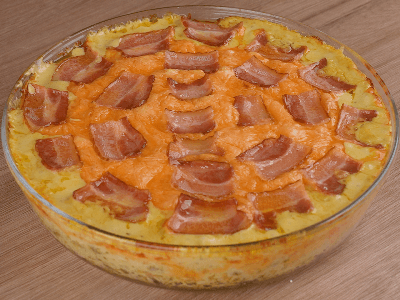 Tarta de huevo con queso y tocino