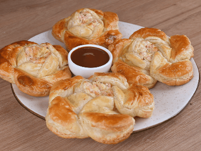 Stuffed Puff Pastry Roses