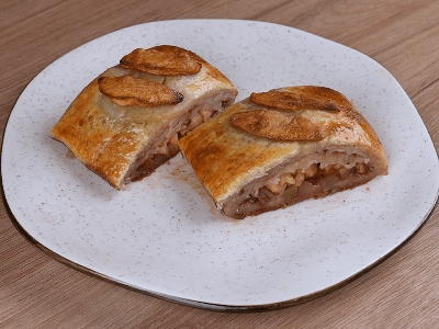 Puff Pastry with Apples and Walnuts