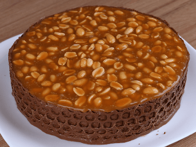 Postre con nueces y caramelo