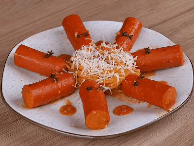 Macarrão com Molho de Salsichas