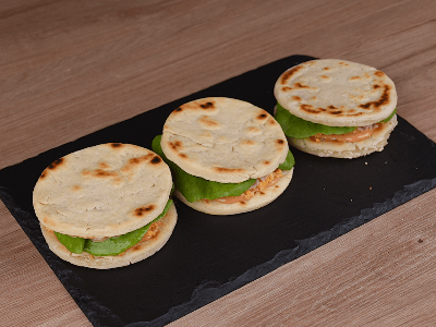 Panecillo Frito Relleno con Huevo