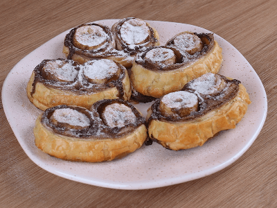 Postre de plátano con Nutella en hojaldre