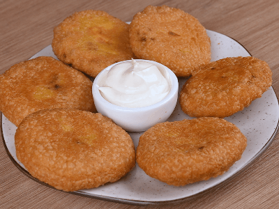Bolinho de Macarrão com Carne Moída