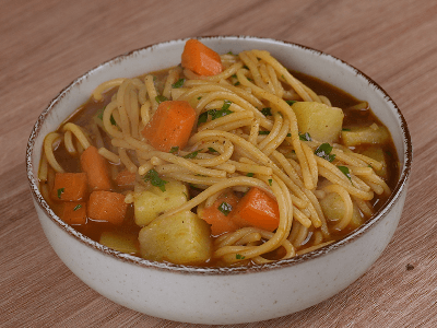 Sopa de Macarrão com Legumes