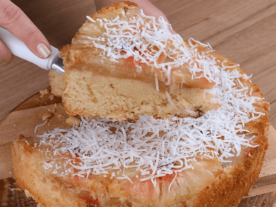 Bolo de Abacaxi com Cereja