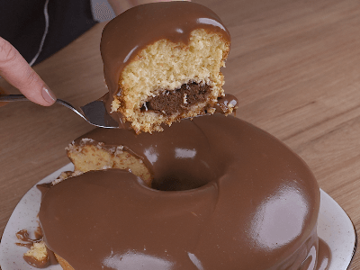 Bolo Recheado com Mousse de Chocolate 