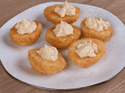 Ovos com Patê de Frango