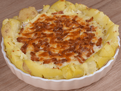 Batata Recheada com Queijo e Bacon