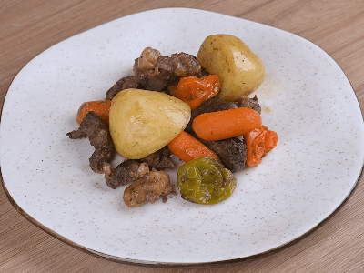 Carne con Papa y Zanahoria