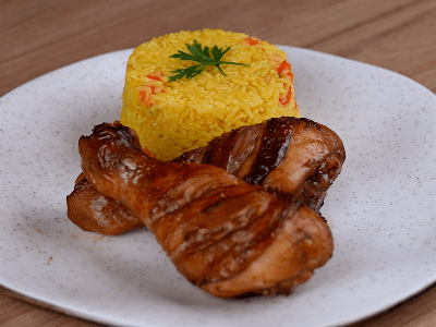 Muslos de Pollo con Limón y Arroz