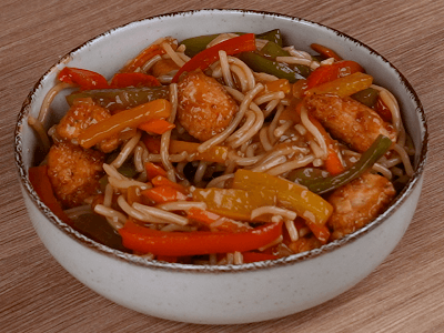 Pasta con Pimientos y Pollo