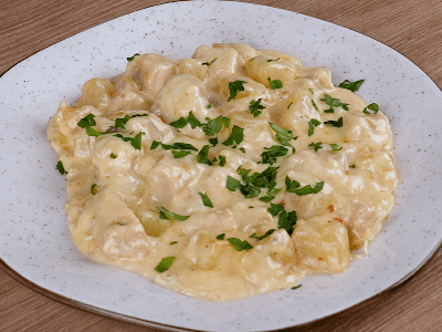 Frango com Batatas Cremoso e Queijo