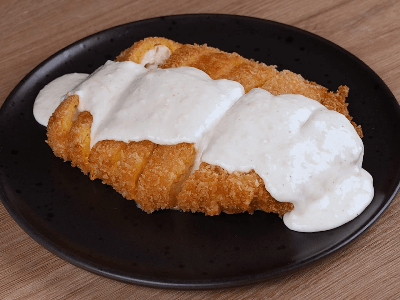 Peito de Frango Recheado Empanado