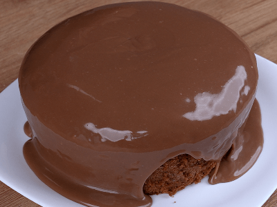 Bolo de Chocolate com Calda