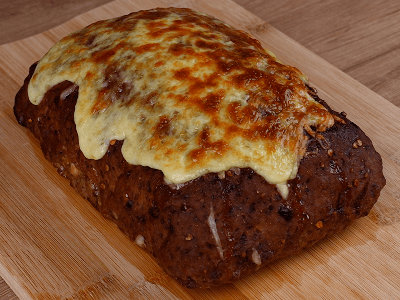 Pastel de Carne Relleno con Salchicha