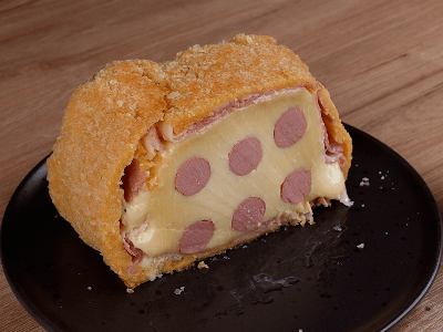 Queijo com Salsichas Empanado