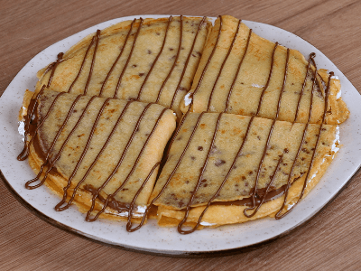 Panqueca de Chocolate com Chantilly