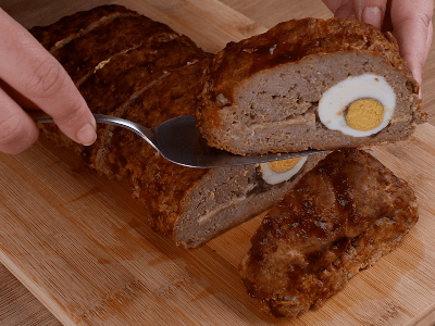 Rocambole de Carne e Ovo