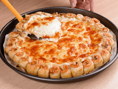 Salmon, Garlic and Cheese Pizza