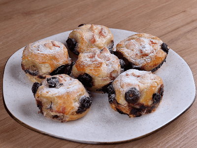 Bolinhos de Massa Folhada com Mirtilo