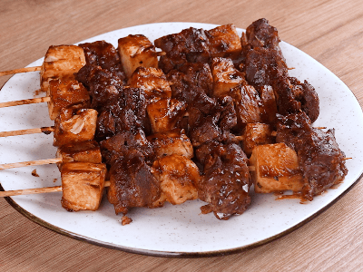 Espetinho de Carne com Abacaxi