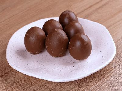 Huevos de Chocolate Rellenos