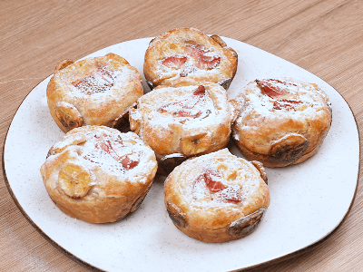 Bolinho de Banana com Morango