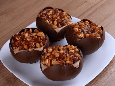 Cake-Filled Chocolate Bowl
