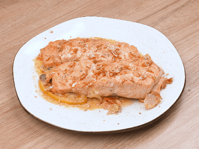 Salmón con piel crujiente