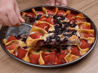 Blueberry and Strawberry Pie