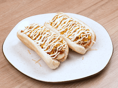 Perro caliente con salsa sazonada