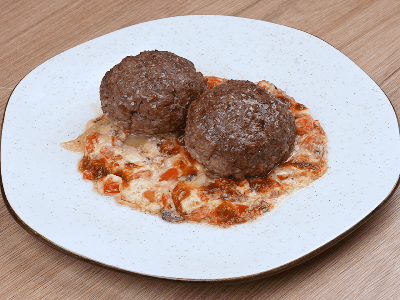 Meat Patties with Caramelized Onion