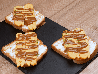 Toast with Eggs and Special Sauce