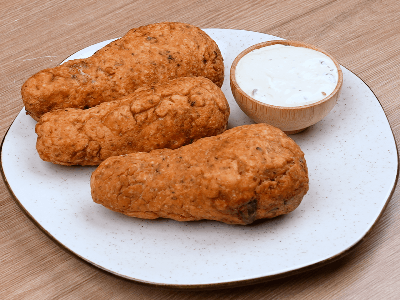 Coxas de Frango Empanadas com Molho de Manjericão