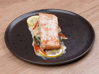 Salmão com Pimentão e Cogumelos